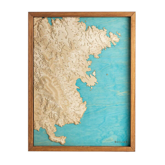 Carte de Cadaqués en bois avec eau turquoise