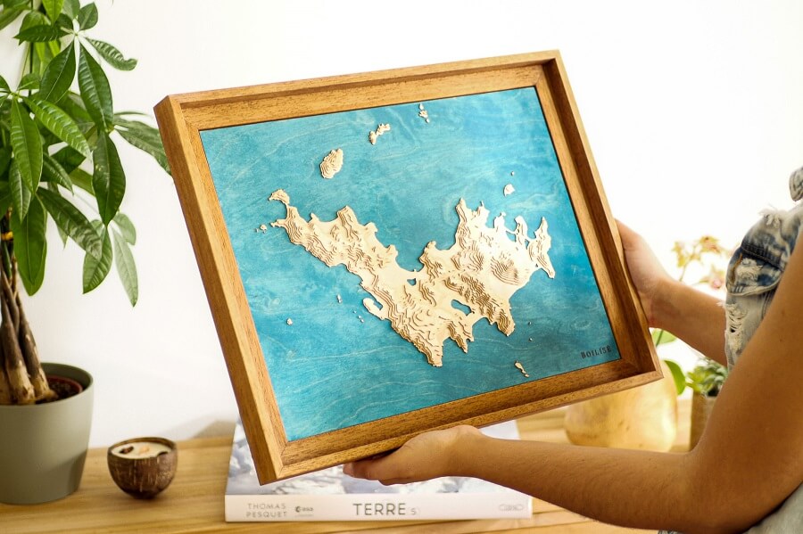 Carte topographique en bois de Saint-Barthélémy  prêt à accrocher