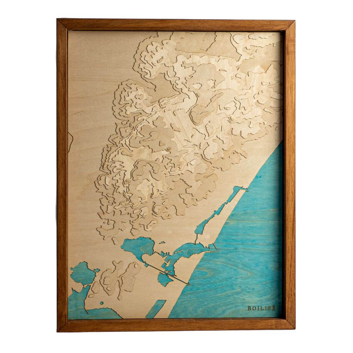 Carte du massif de la Clape en bois avec eau turquoise