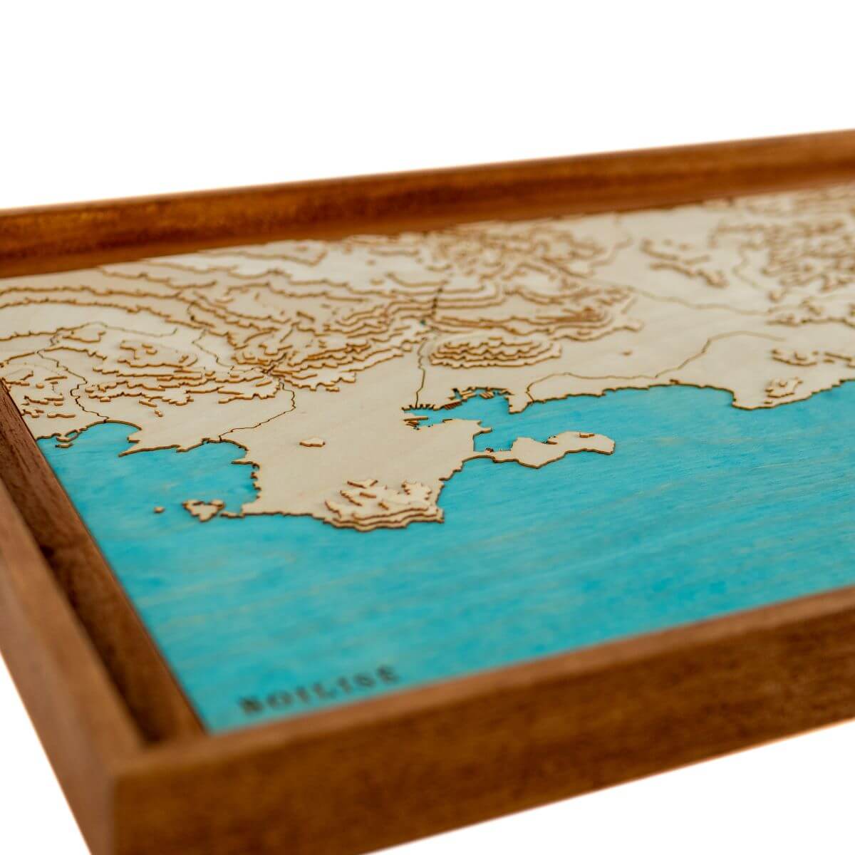Détails du relief de la carte de la côte des Maures en bois