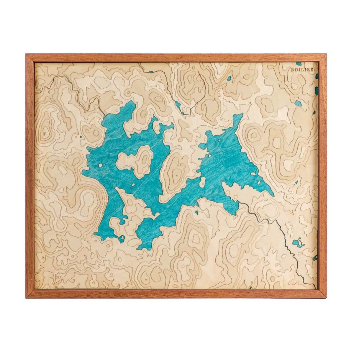 Carte du lac de Vassivière en bois avec eau turquoise