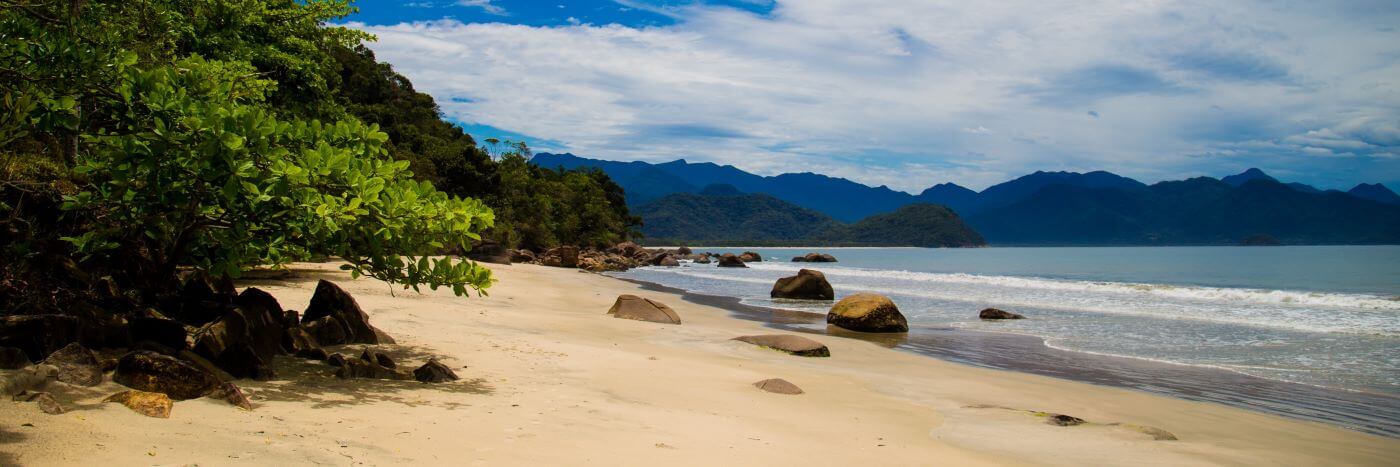 Plage d'Ubatuba au Brésil