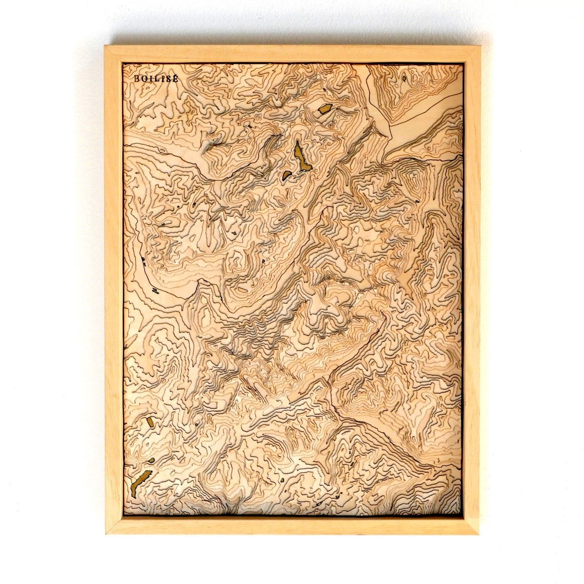 Carte topographique en bois du massif du mont blanc dans une cadre standard brut