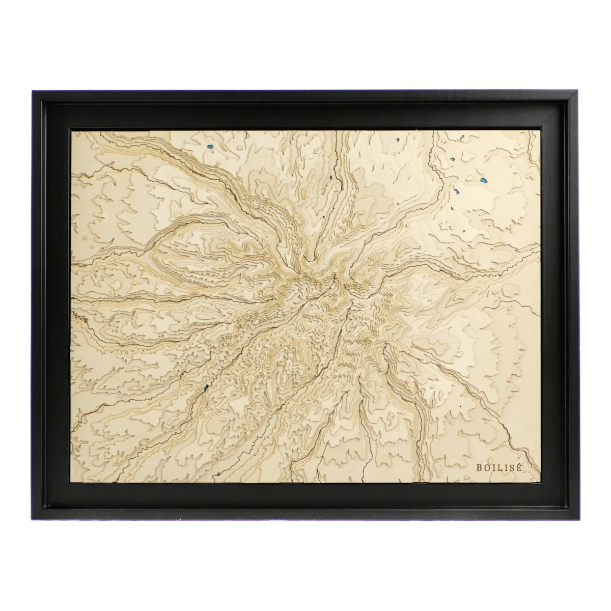 Carte topographique en relief des Monts du Cantal dans une caisse américaine noire