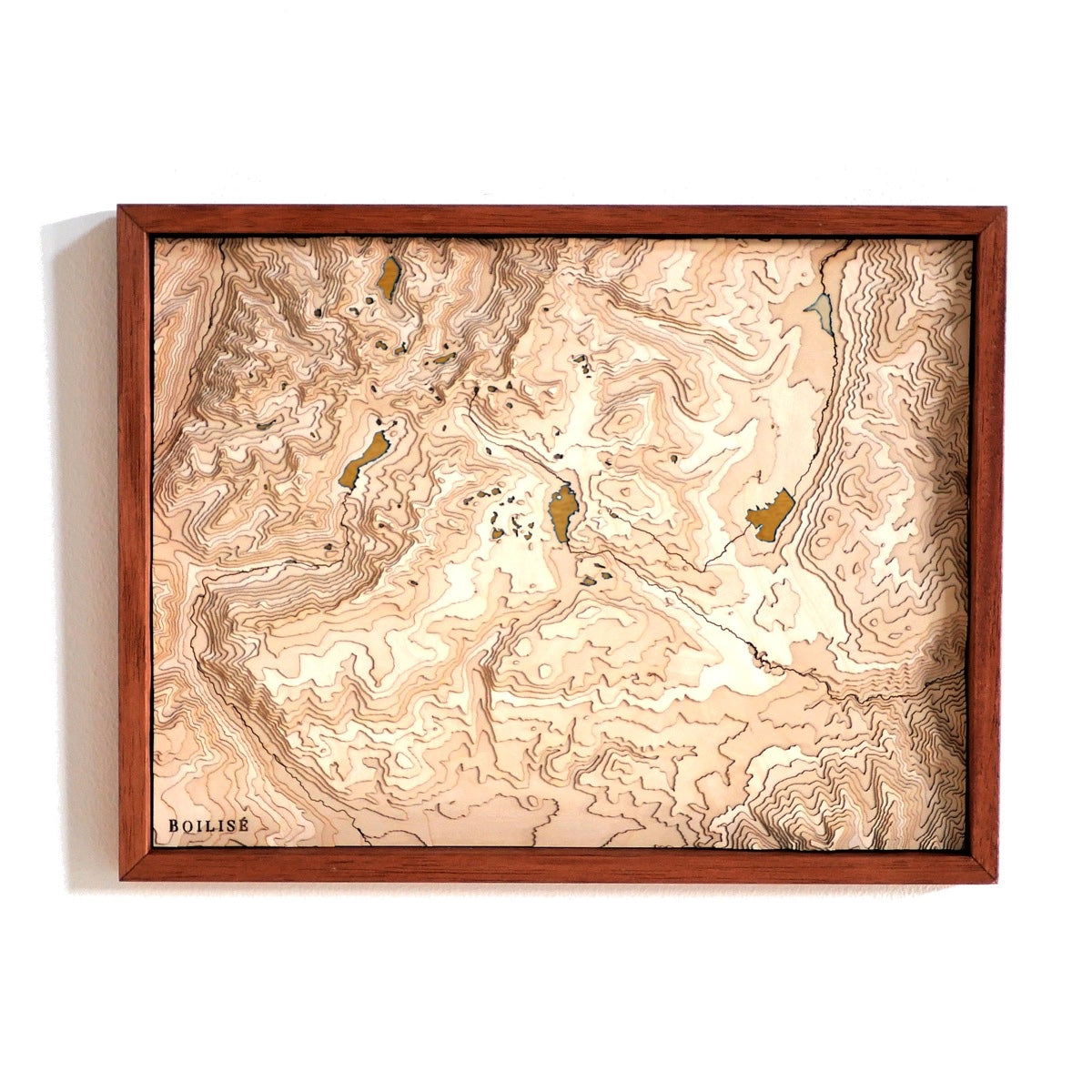 Tableau topographique en bois des stations de ski des Pyréenées Orientales avec cadre brun
