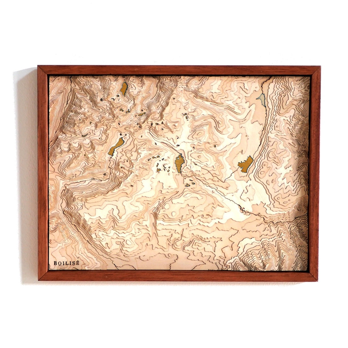 Tableau topographique en bois des stations de ski des Pyréenées Orientales avec cadre brun